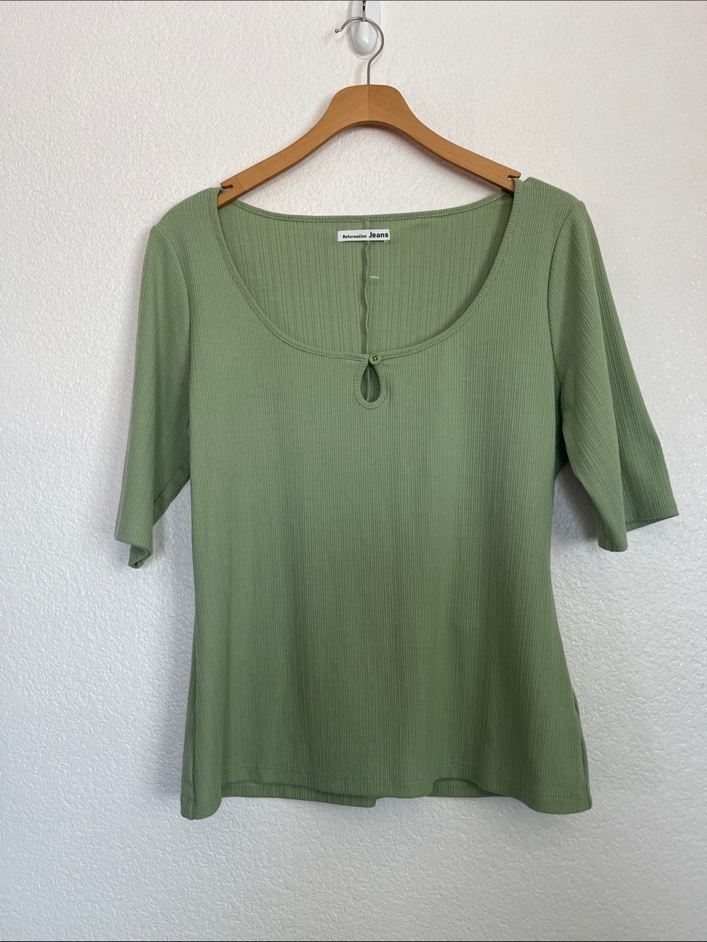 Ribbed Scoop-Neck Tee in Light Sage